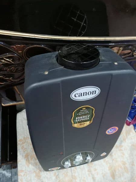 canon gass geyser new condition 1