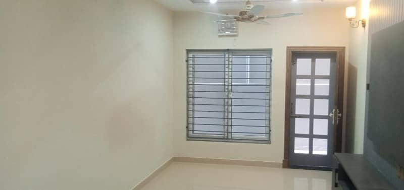 Ideally Located Upper Portion For rent In G-13 Available 5