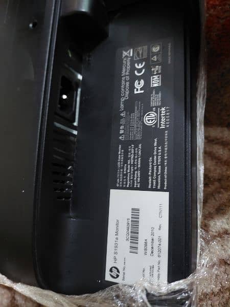 computer LCD company hp  size 19 inch 
good conditionph no 03005701292 1