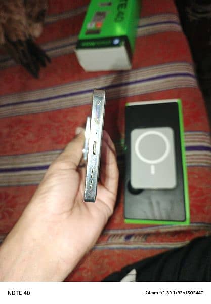 infinix note 40 Box with wireless charger urgent sale 5