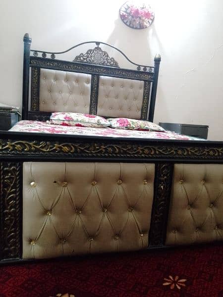 King iron bed 1