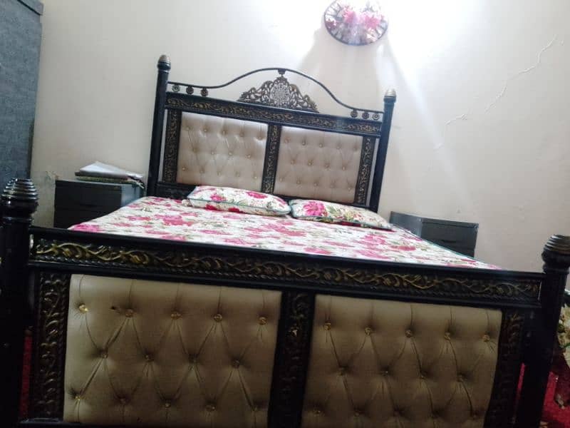 King iron bed 2