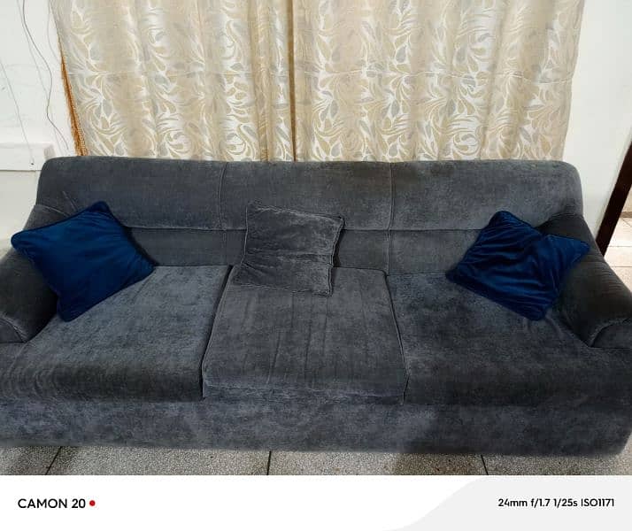 6seater sofa for sale in excellent condition 1