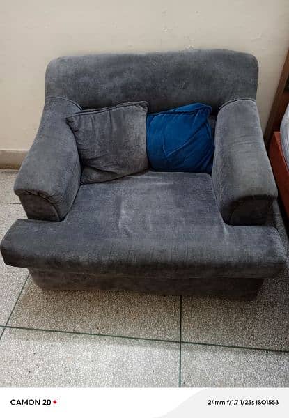 6seater sofa for sale in excellent condition 2