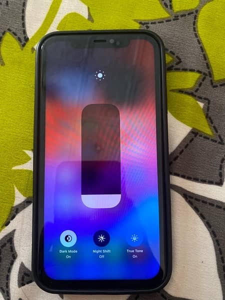 iPhone 11 64GB non pta 5