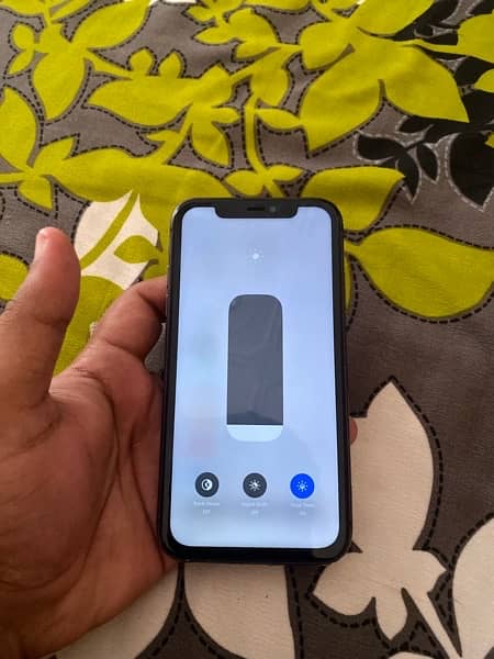 iPhone 11 64GB non pta 8