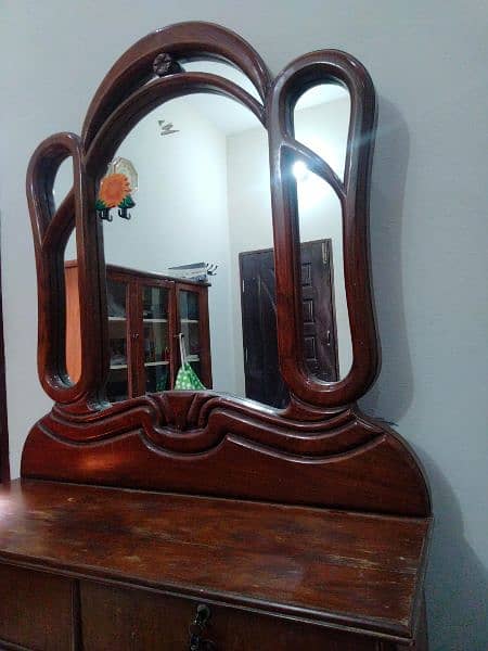 dressing table 0