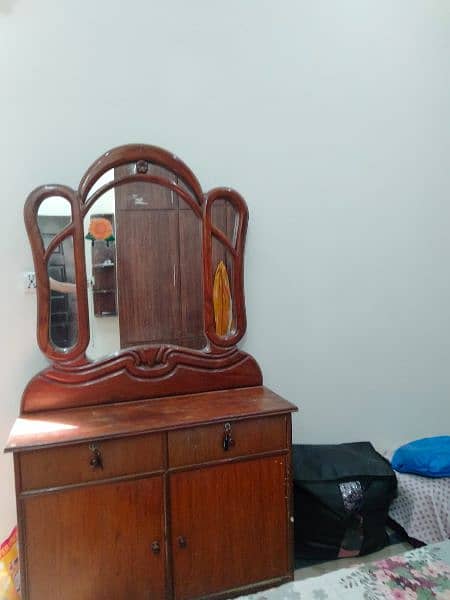 dressing table 6