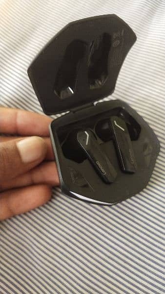 Lenovo GM2 PRO EARBUDS 11