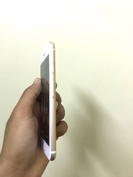 iphone 7 gold colour mnt condition 3