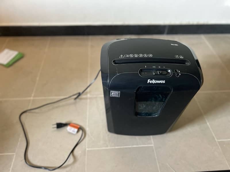 Fellowes  paper shredder 0