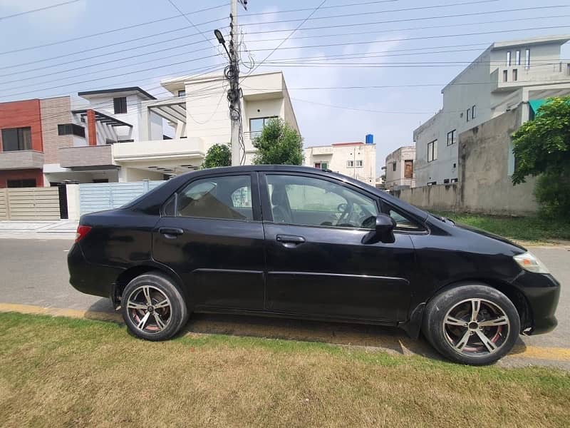 Honda City IDSI 2005 /Top of the line 5