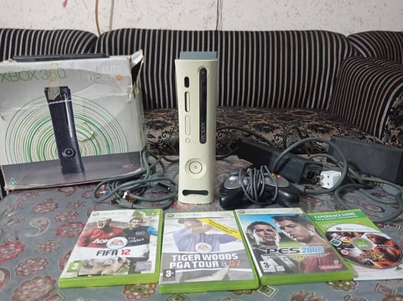 Xbox 360, great condition didn't used much, controller and games 1