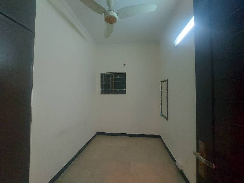 1 Kanal Lower Portion Tile Flooring With Car Porch Gas Available Fully Furnished Available For Short And Long Time 7