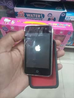 ipod 3 hai normal hai aik on hai chal rah hai. our2 daed hai