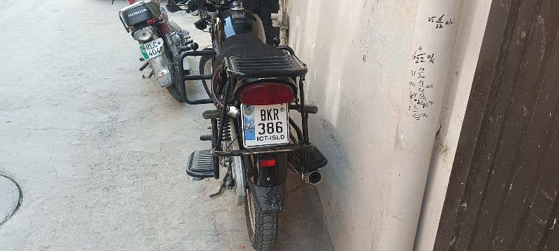 Suzuki GS 150 SE Model 2021 4