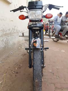 Honda 125 saf ha jab ce leya gar he khara ha