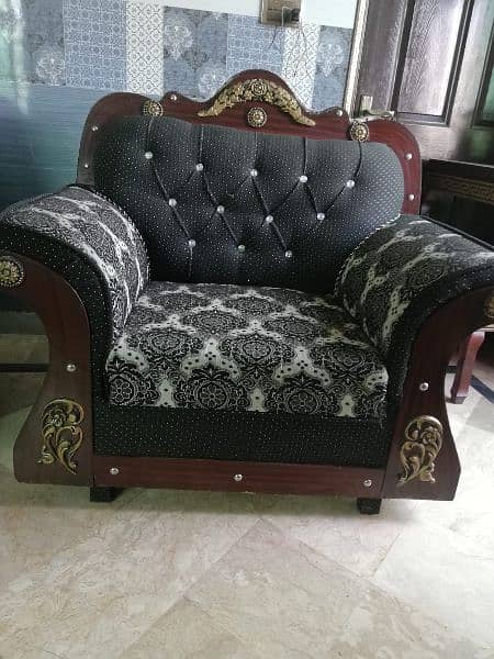 3, 2, 2, 1 . . . seat sofa. . good condition 1