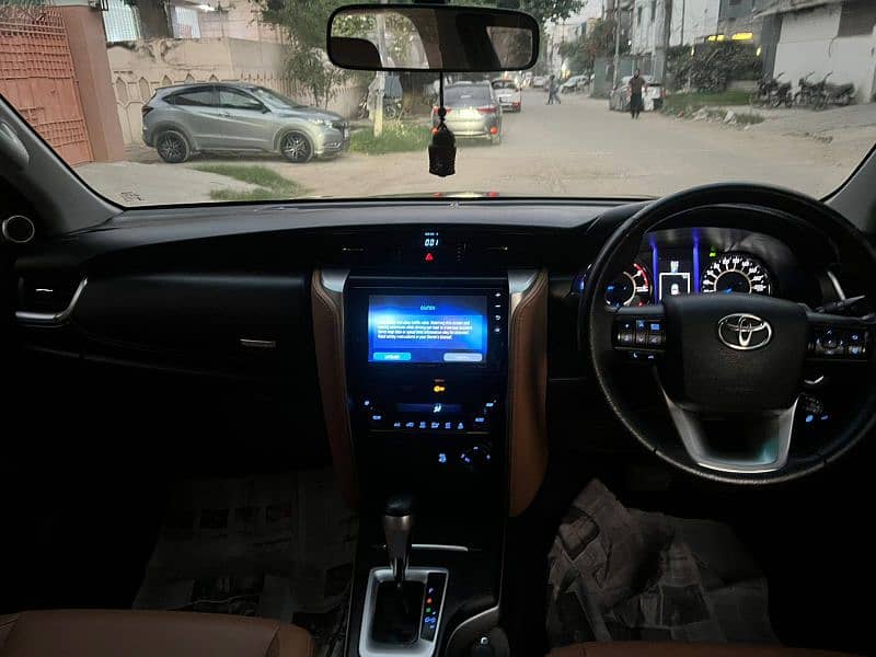 Toyota Fortuner 2021 original 8