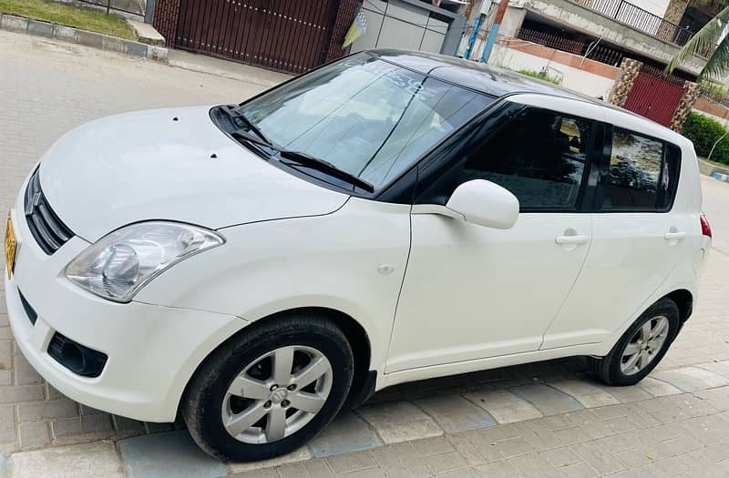 Suzuki Swift 2015 DLX 3