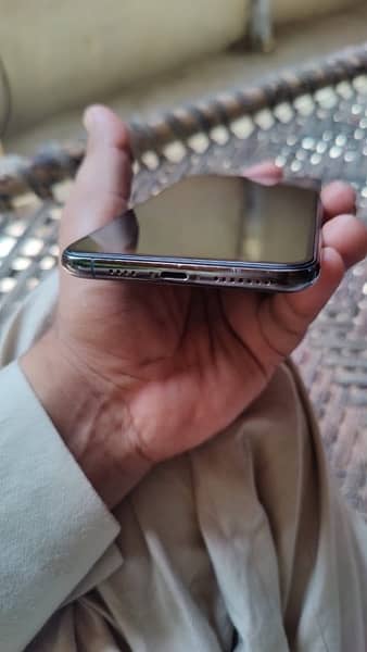 iphone 11pro max 64GB 3