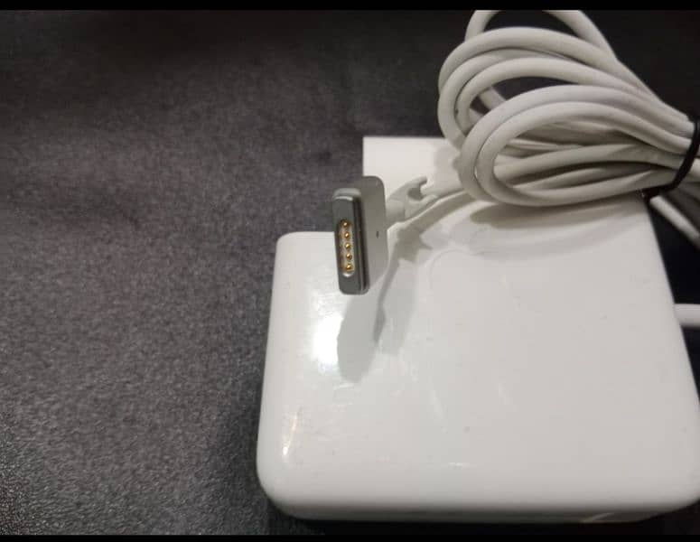 Apple MagSafe 2  85 wt original charger uesd 1