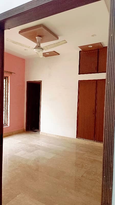 3 BED ROOM WITH ATTACH BATH 5 MARLA UPPER PORTION AVAILABLE FOR RENT 1