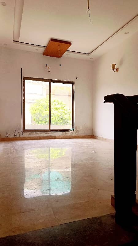 3 BED ROOM WITH ATTACH BATH 5 MARLA UPPER PORTION AVAILABLE FOR RENT 2