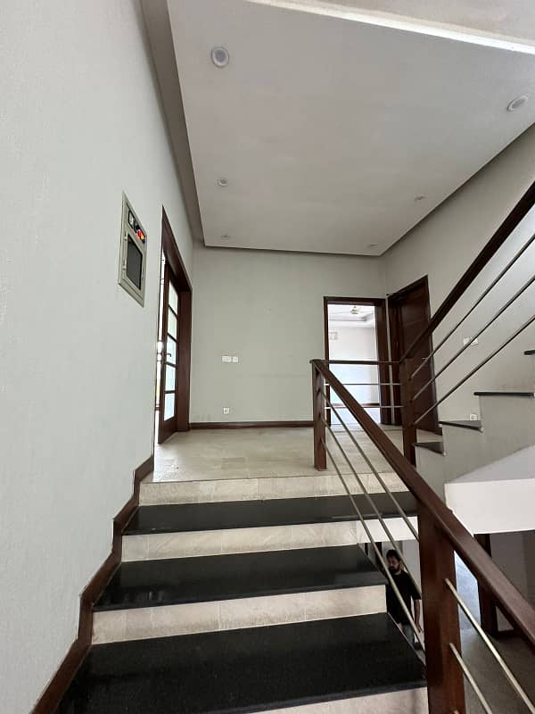 Corner 1 Kanal Full House For Rent In Dha 6 7