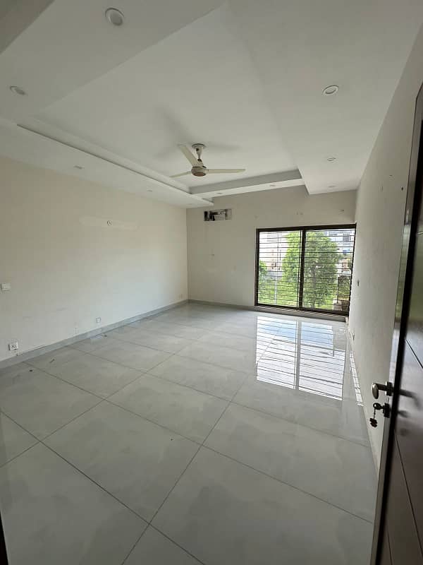 Corner 1 Kanal Full House For Rent In Dha 6 13