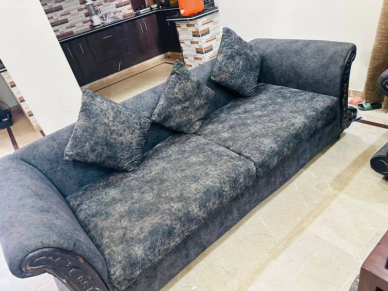 good condition luxury sofa gray ND black colour 1