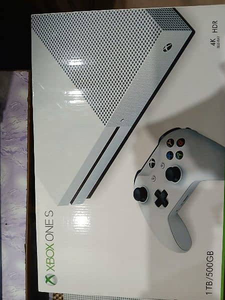 XBOX ONE S 1 Tb with minecraft cd and forzahorizan with account 0