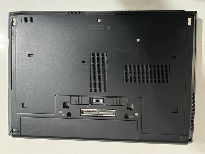 HP 8460 i5 4/320 1