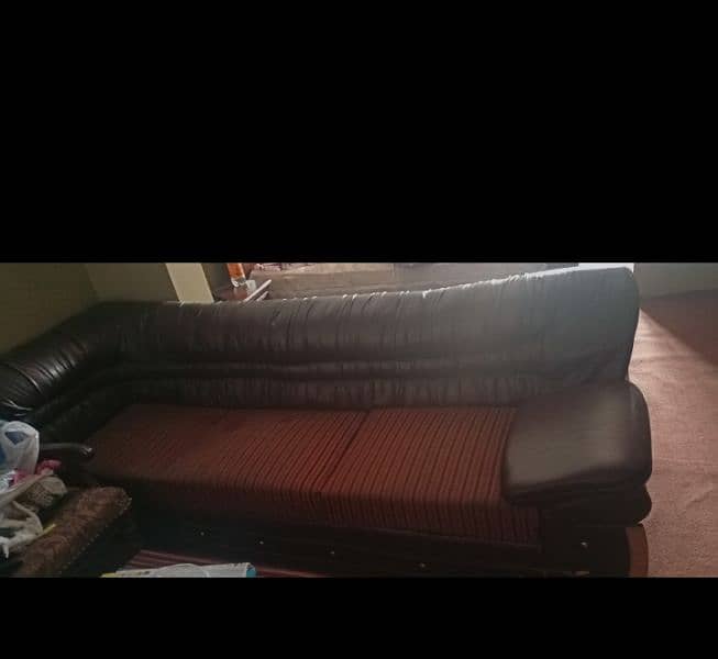 3 seater sofa 0