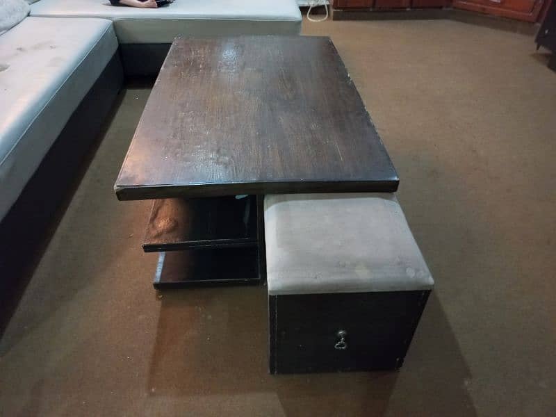 centre table for TV longue 2.7 ft x 4 ft 3