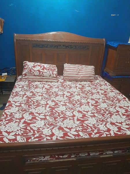 double bed with sight table and dressing table and mtress 0