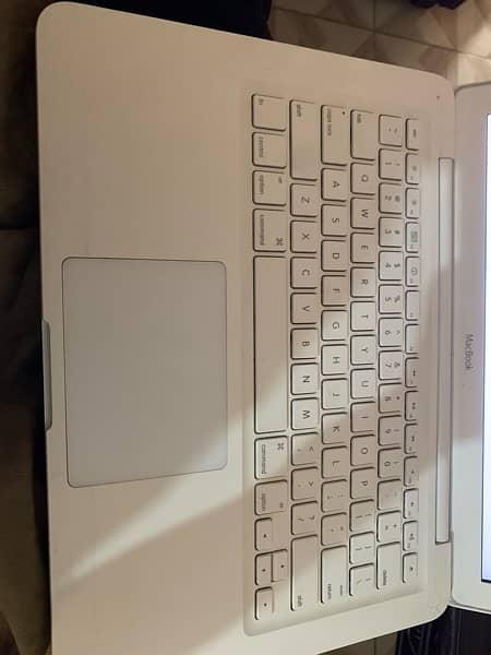 macbook 2010 A1342 3