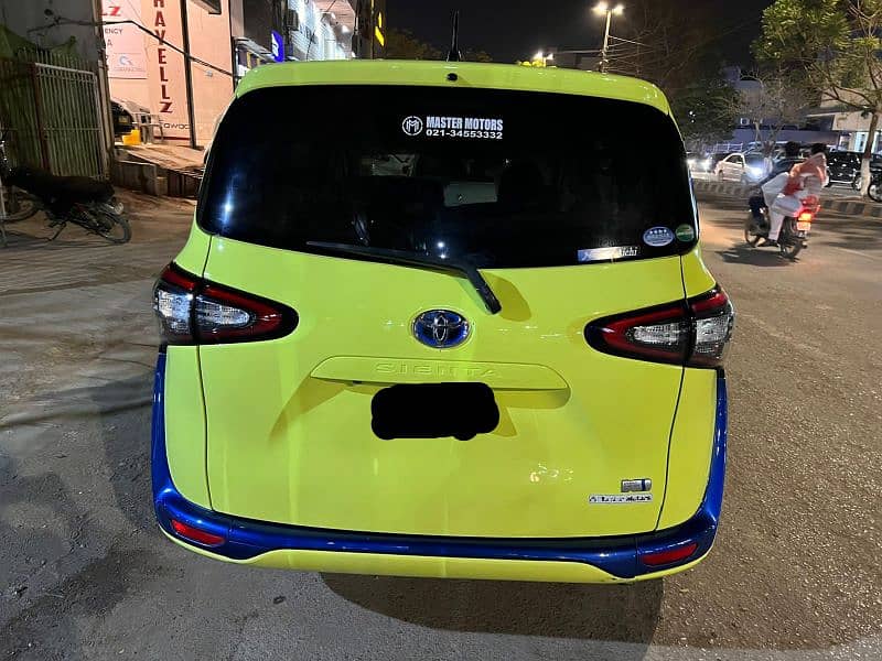 Toyota Sienta 2021 0