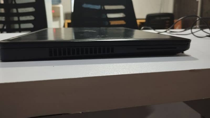 Dell Latitude E5570 1