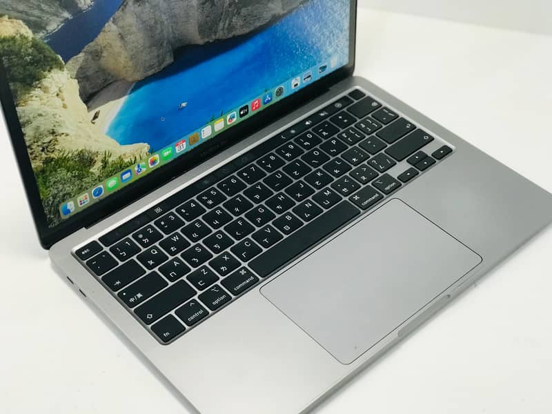 Apple MAcBook Pro 2016/core i5/8GB RAM/512GB ssd/13" Retina Dispaly 1