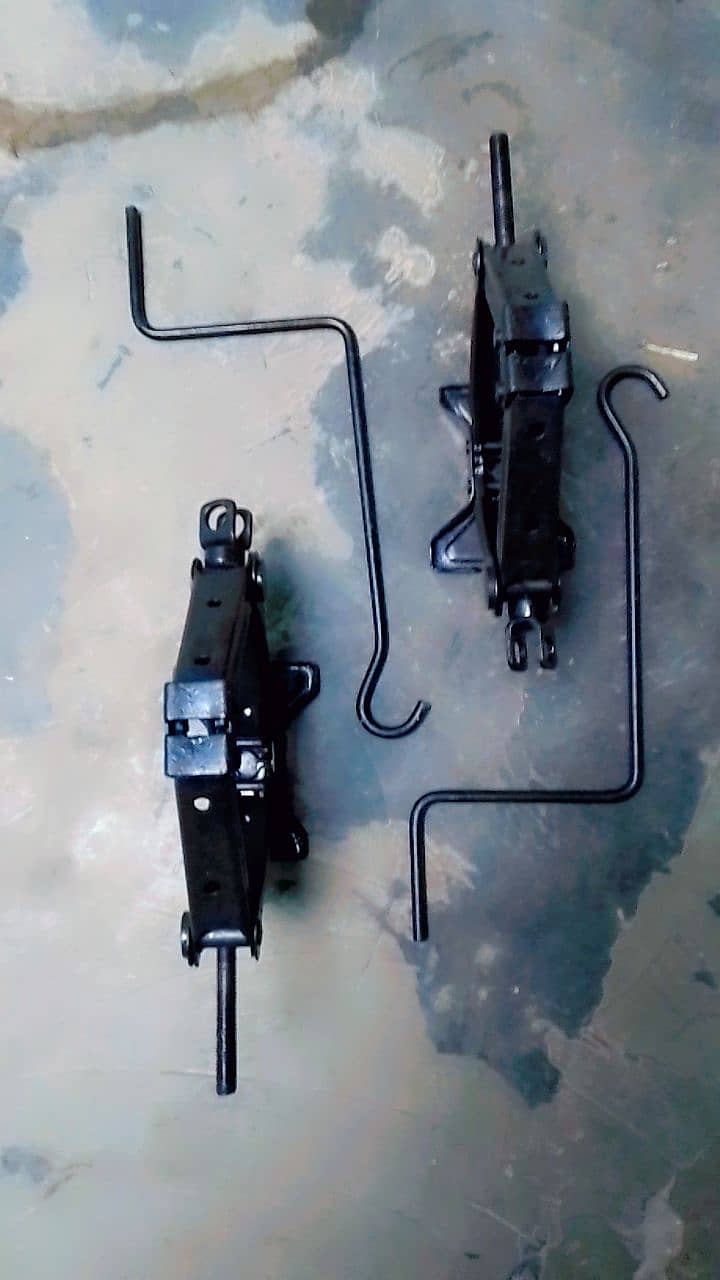 Original 2 car jacks 1000 kg in black color - sale 1250 main 1 2