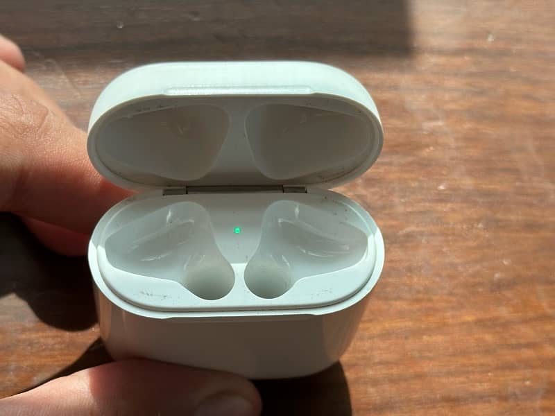 Apple AirPods - Charging Case / Charging Box Only (1st/2nd Generation) 3