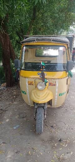 Tez Raftar Loader Rikshaw for sale. .