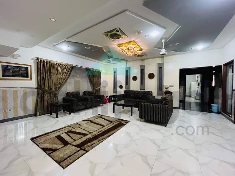 1 kanal fully furnished house available for perdy weekly monthly available 6