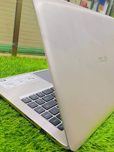 ASUS E403SA vivobook laptop 1