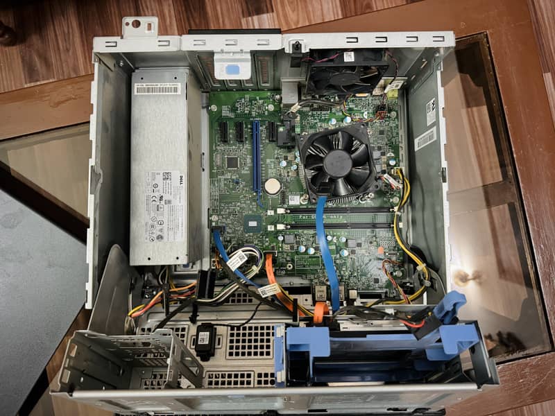 DELL OptiPlex 3040 MT 6th gen MINT COND (NO RAM OR HDD) 5