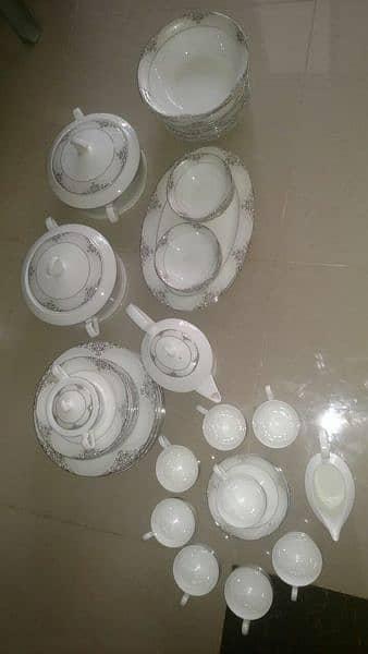 61 pieces, Dinner set and Tea set made in Korea, 4