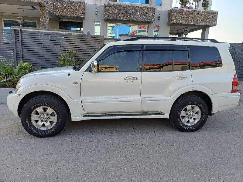 Mitsubishi Pajero 2003 3