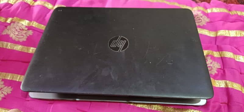 Laptop hp core i5 4th
4gb 512 hard 
Touch 2