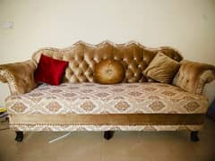 Luxary 7 seater sofa set up for sale urgently